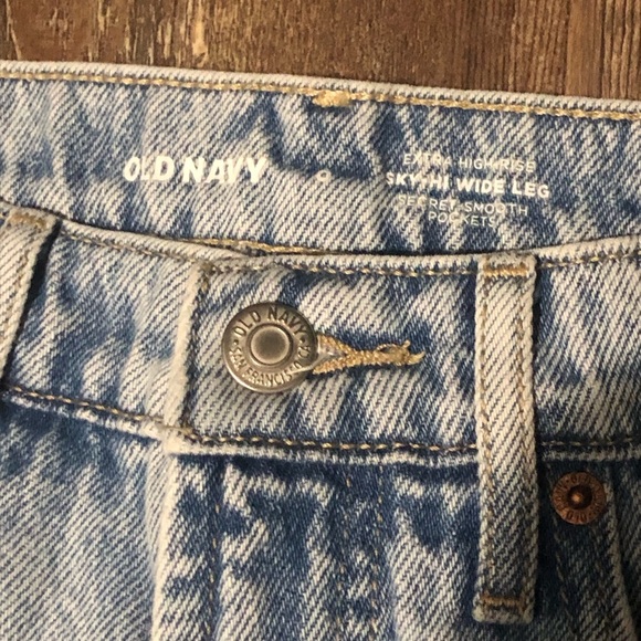 Old Navy Sky Hi Wide Leg Jeans Women's 0 Drapey Cargo Denim in Derby Wash - Picture 2 of 7
